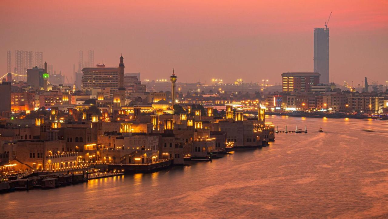 فندق راديسون بلو, خور ديرة دبي - المعالم السياحة القريبة