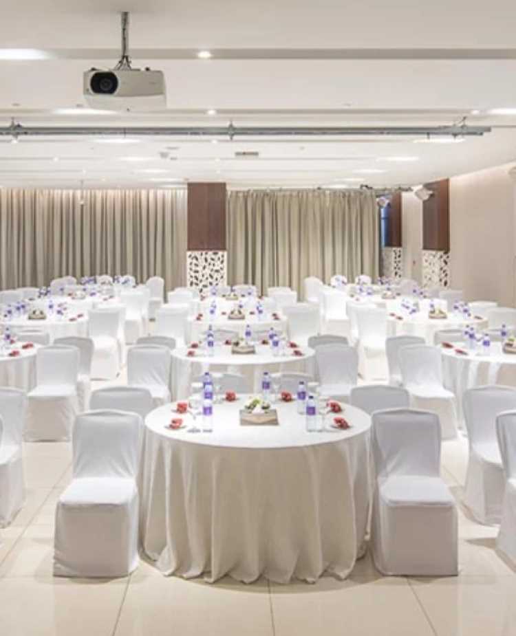 فندق فلورا إن مطار دبي: ملاذك الفاخر قبل وبعد رحلتك 14 فندق فلورا إن مطار دبي – قاعات الزفاف