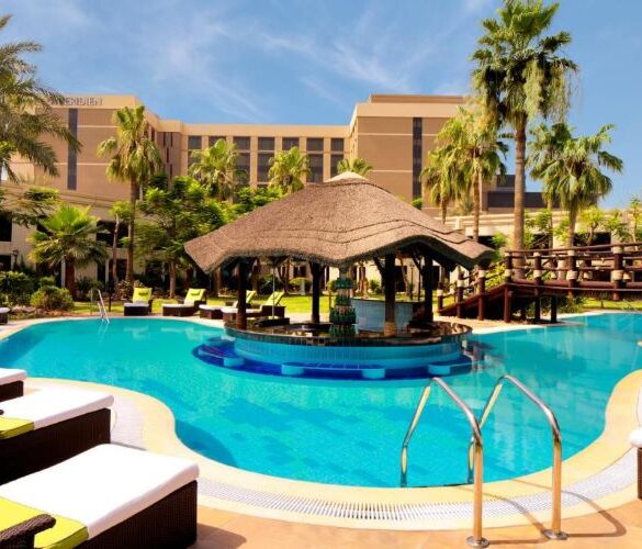 فندق فلورا إن مطار دبي