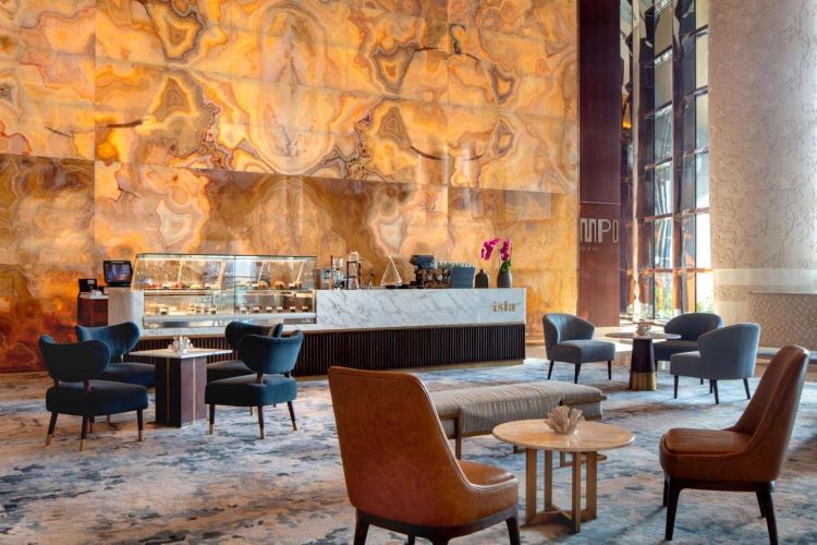 خيارات الطعام والمشروبات في فندق كونراد دبي