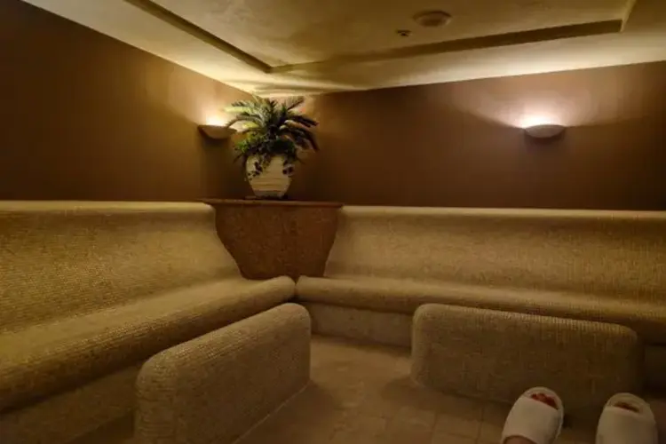 فندق هيريتيج، أوتوغراف كوليكشن - السبا