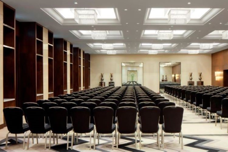 قاعات رجال الأعمال في فندق بولمان دبي كريك سيتي سنتر