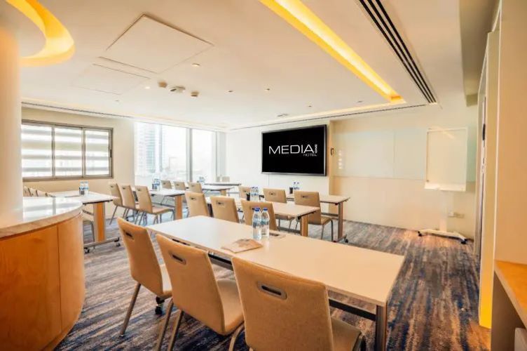 فندق ميديا وان دبي: منطقة مدينة الإعلام 14 قاعات رجال الأعمال في فندق ميديا وان دبي