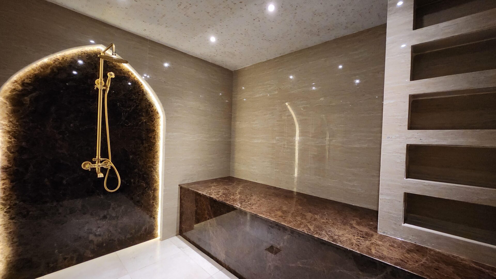 سبا منتجع بارك ريجيس في جزر الأمير