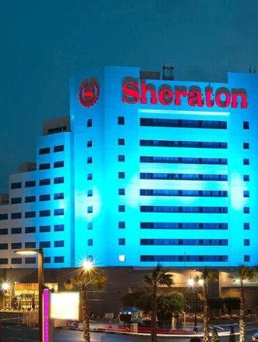 منتجع شيراتون جميرا بيتش