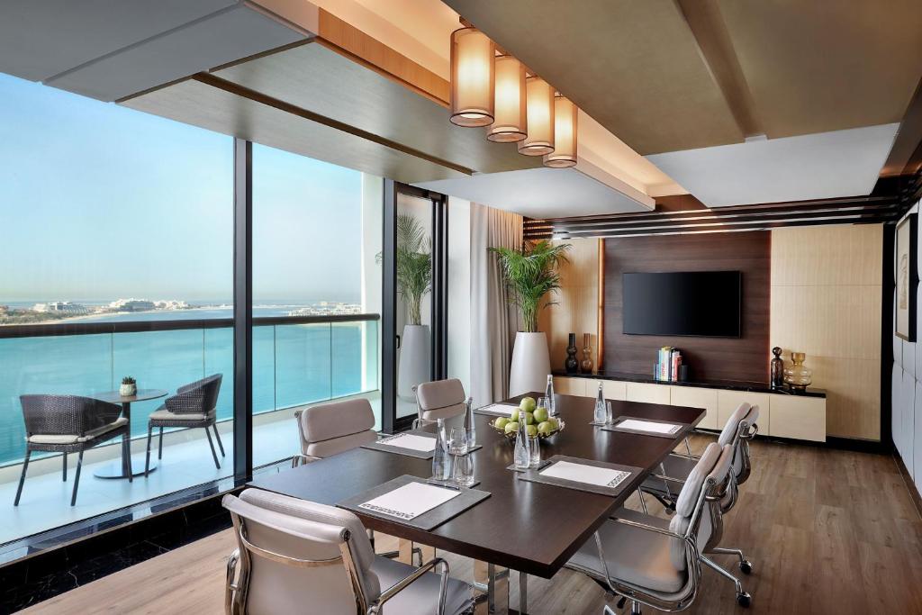 منتجع ماريوت نخلة جميرا دبي - قاعات رجال الأعمال