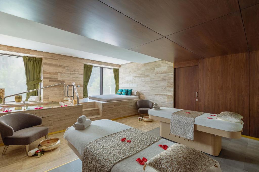 سبا منتجع وسبا تاج إكزوتيكا دبي