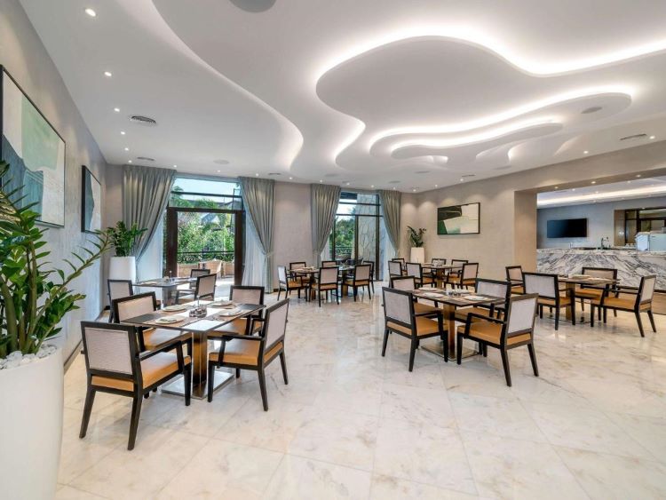 منتجع وسبا سوفيتيل دبي بالم