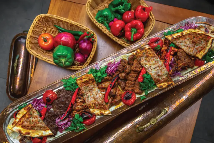 مطعم زهرة اسطنبول من مطاعم شارع الشيخ زايد