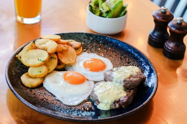 مطعم ايغزبيكتيشن من مطاعم سيتي ووك