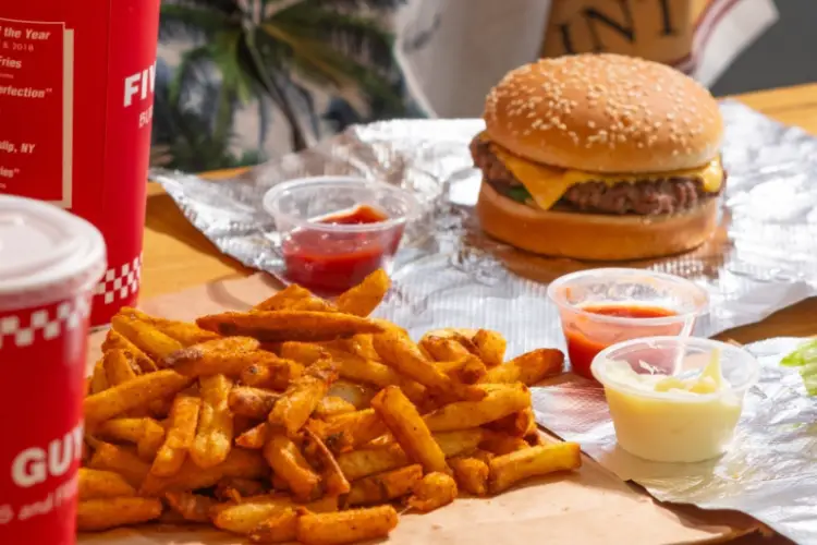 مطعم فايف جايز من مطاعم سيتي ووك دبي